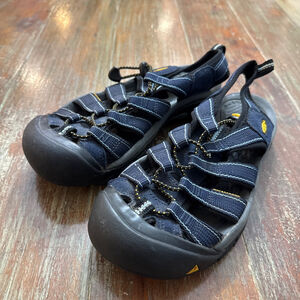 Keen Blue Black Waterproof Sandals Size 8 Gorpcore Hiking Outdoors